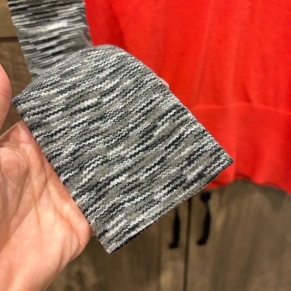 Title Nine Large Sweater V-neck Pullover - Picture 7 of 11